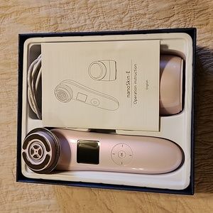 Multifunction skincare device